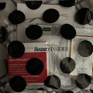 - Sephora Beauty Insider Skincare Set